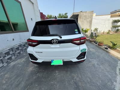 Toyota Raize Z pakage Two tone color Full option urgent for sale