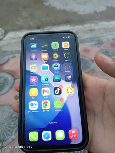 I phone 11 with box n charger