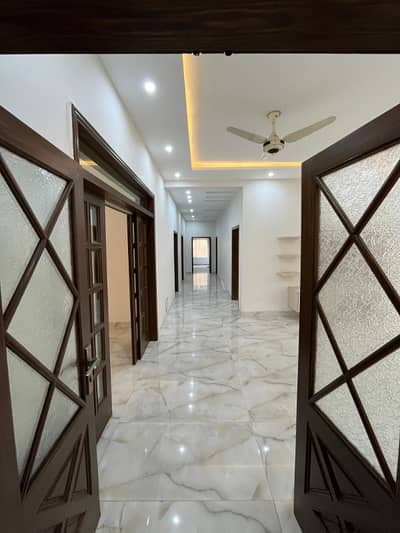 1 KANAL LOWER PORTION AVAILABLE FOR RENT Sarwar Road, Cantt, Lahore, Punjab
