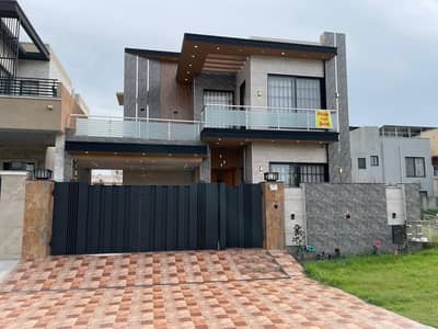 10 Marla Brand New Modern House