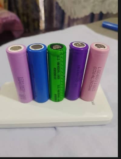 Lithium-ion 18650  (Mixed) 300 Cells Available