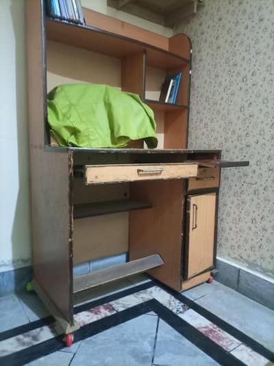 Computer/Office/Study Table