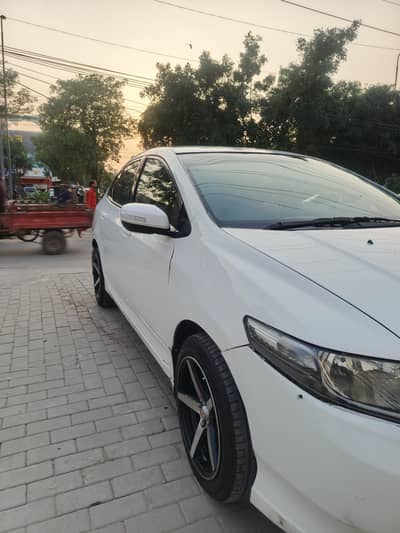 2016 Honda City in immucalte condition