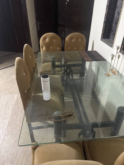 6 seater dining table 8/10