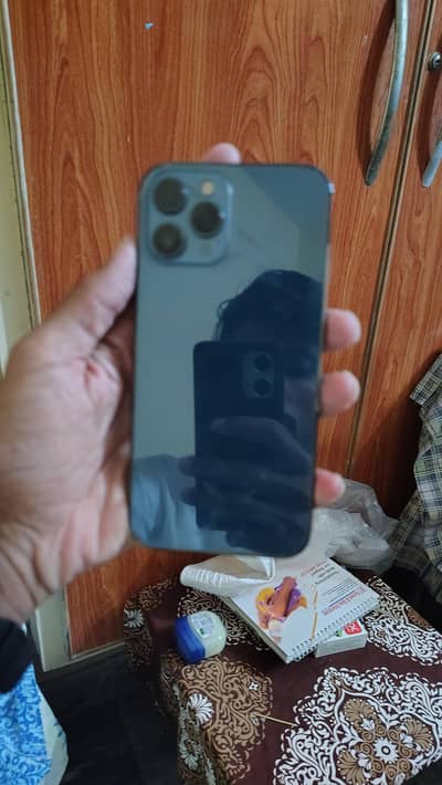 I phone 12 pro Max 10/9 128 gb one hand use