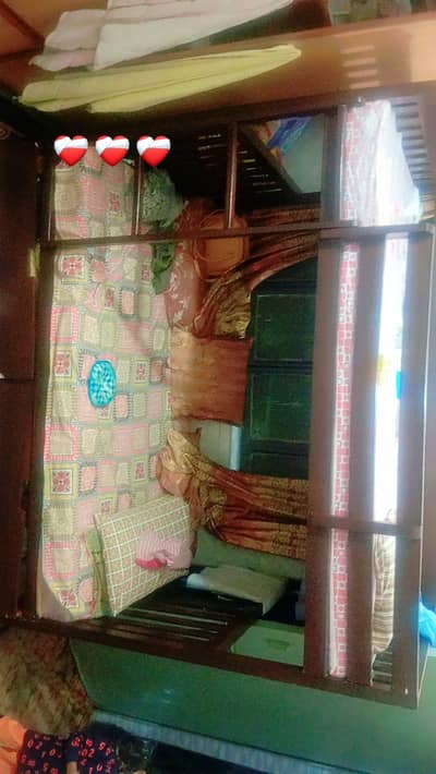 kids bunk bed double story  in new condition
