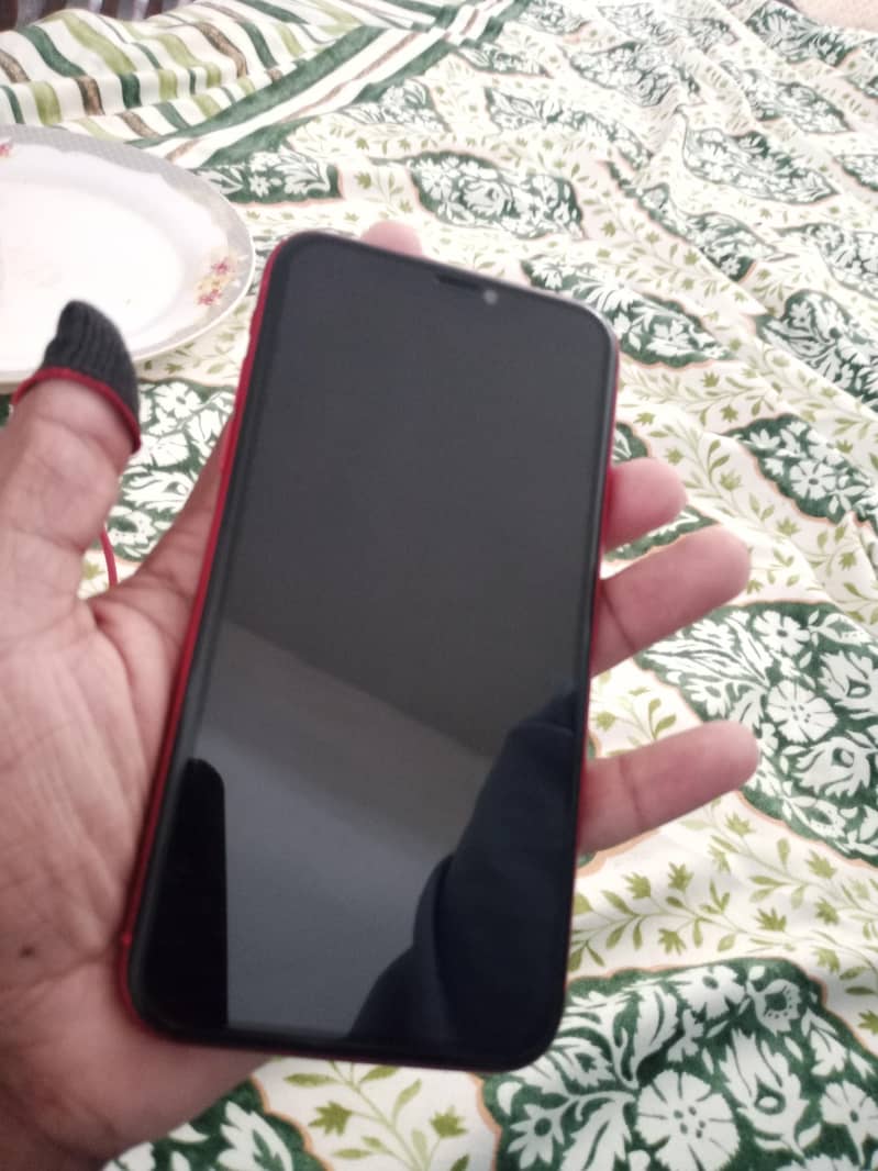 iPhone 11 3