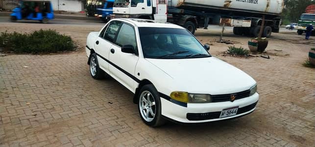 Mitsubishi With CNG Petrol LCD Power Steering Window Allow Rims