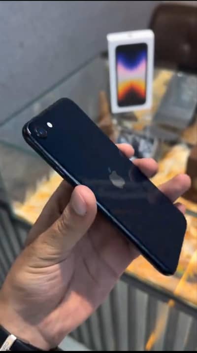 iphon SE3 3rd generation 99 battery 64Gb fully new