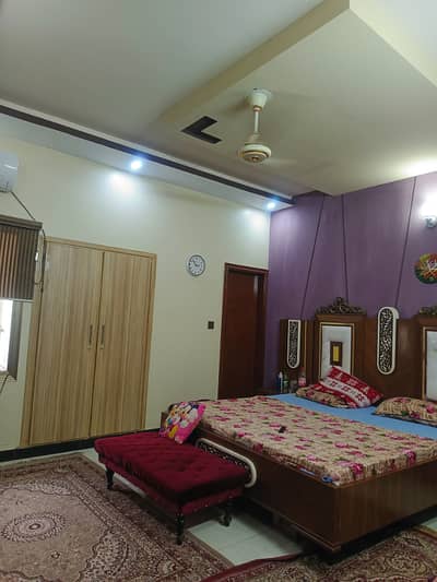 FOR SALE HOUSE 200 SQ YARD