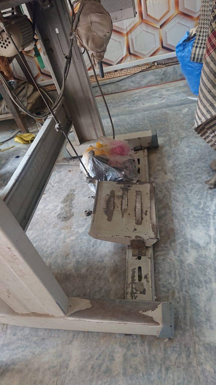 Sewing machine 4