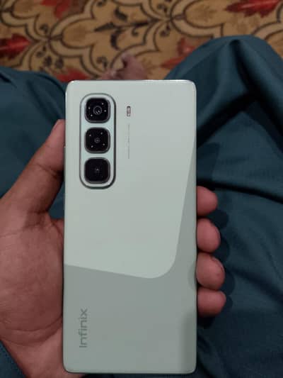 Infinix hot 50 pro Plus. 10/9   8/256 gb