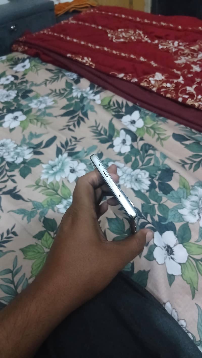 techno camon 40 pro 4