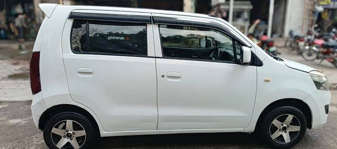 Wagon R 2019 VXL Chaat pillar digi doors genuin