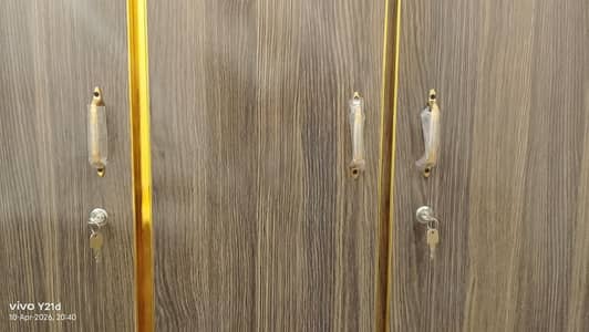 Brand new wardrobe untouch big size 03137584515