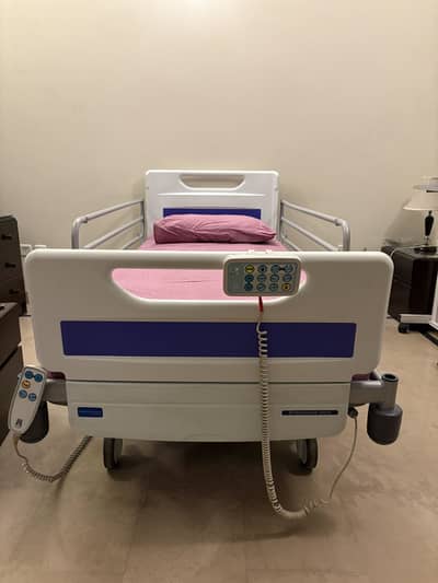 Electric Hospital Medical Bed - ArjoHuntleigh 5000 Imported