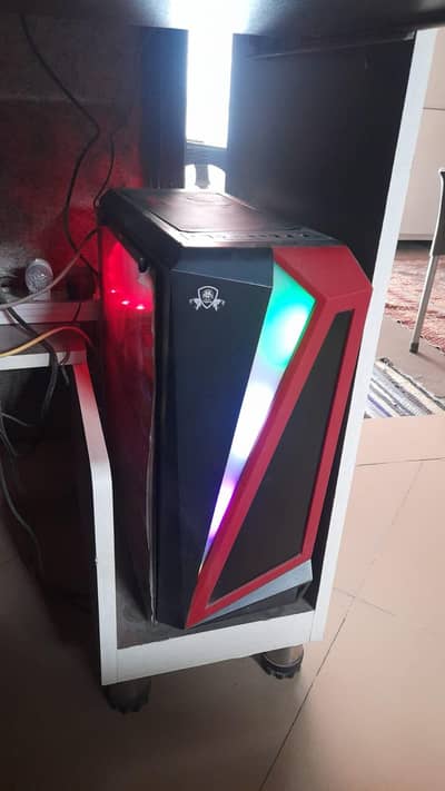 I m selling my gaming pc core i7 4th generation with custom casing