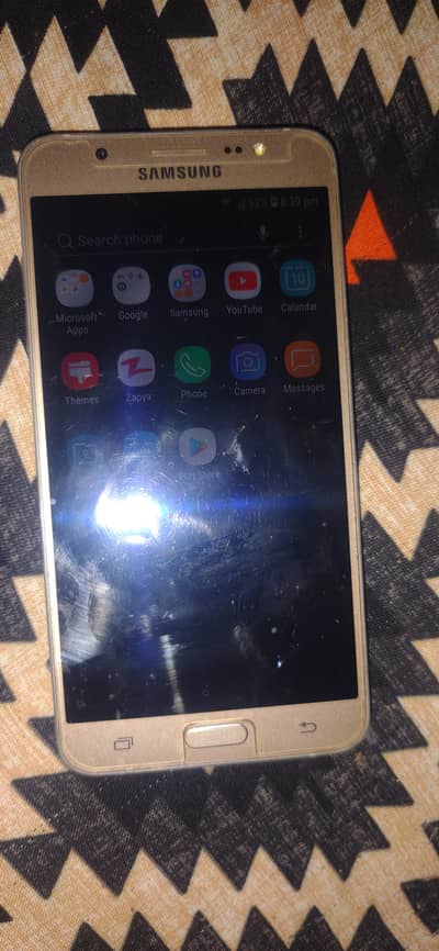 Samsung Galaxy  J7  2gb Ram  16gb Rom with box