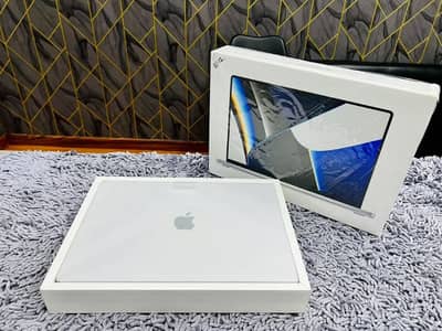 Apple MacBook Pro M2 Max 1TB Storage With Full Box