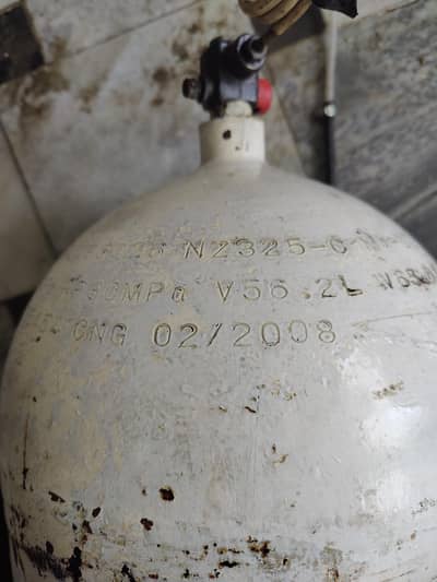 imported CNG cylinder with Stand With Japani Kit for sale in lahore