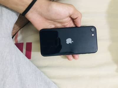 iPhone SE 3rd gen 10/10 condition