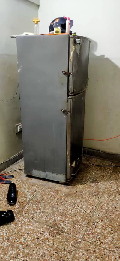 dawlance fridge  sale on urgent