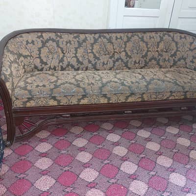 4 seater sofa - In Good Condition  - Home Used