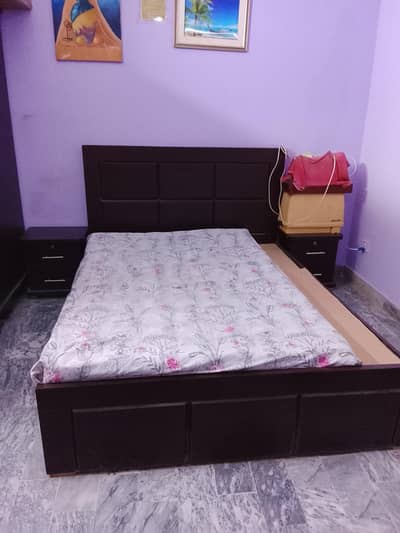 Queen bed Without Mattress