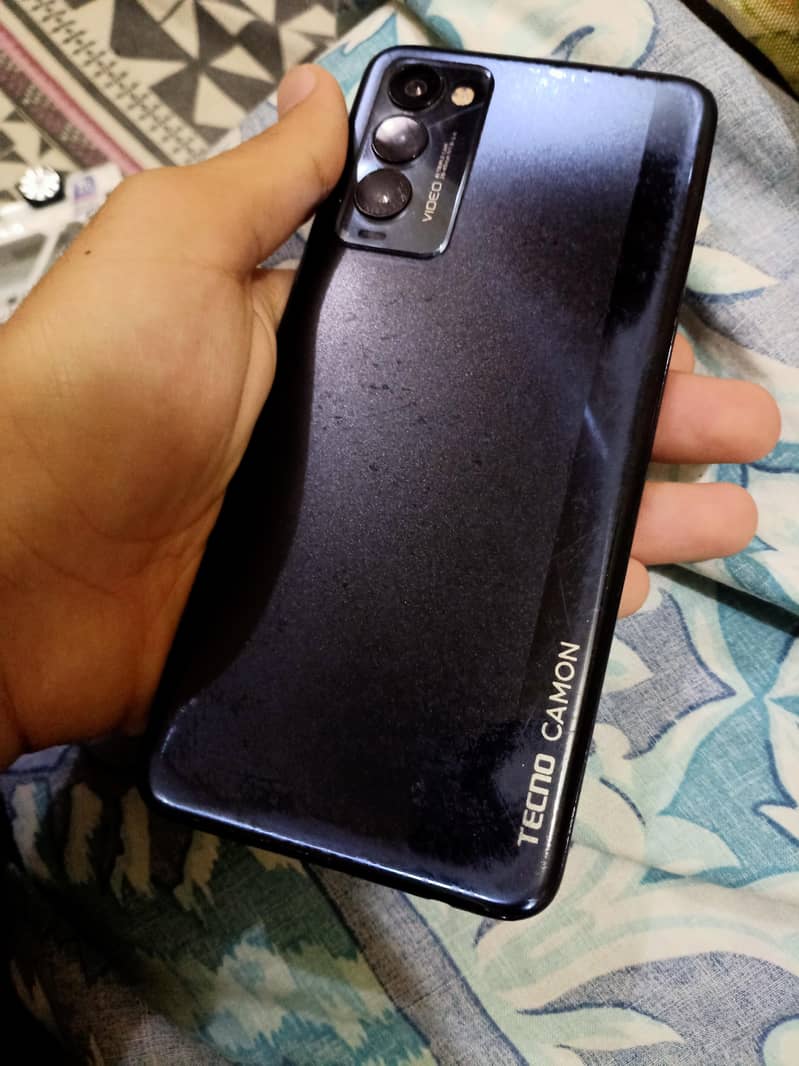 Tecno Camon 18p 1