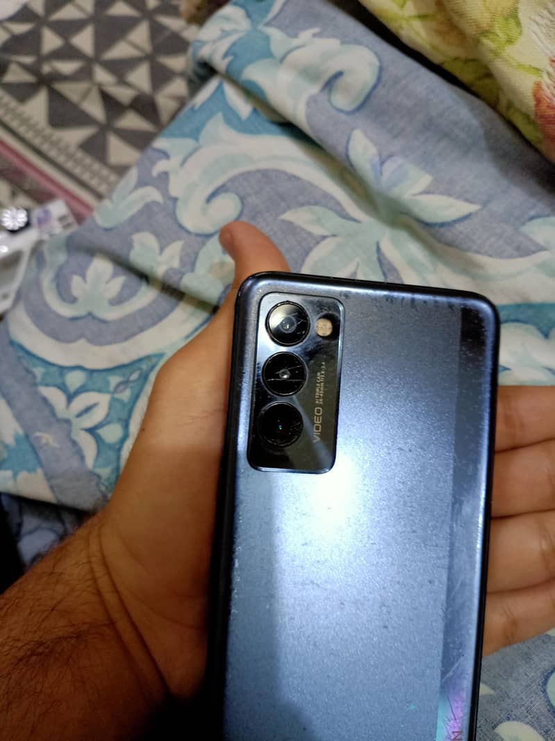 Tecno Camon 18p 2