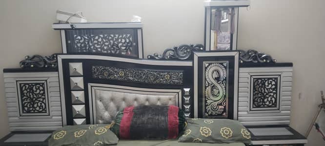 bed +2side tables+ dressing table+ led light in bet and little fanoos