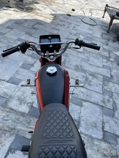 Cg 125 2017 model genuine bike all paper original bio matric on sport
