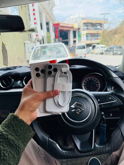 iphone 17 Pro Max Complete Box Dual Esim 256GB 72 Cycle