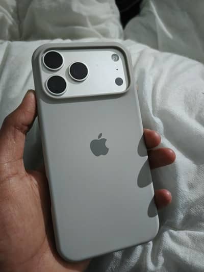 17 Pro Max 512 Gb White LLA waterpack Lush Cond