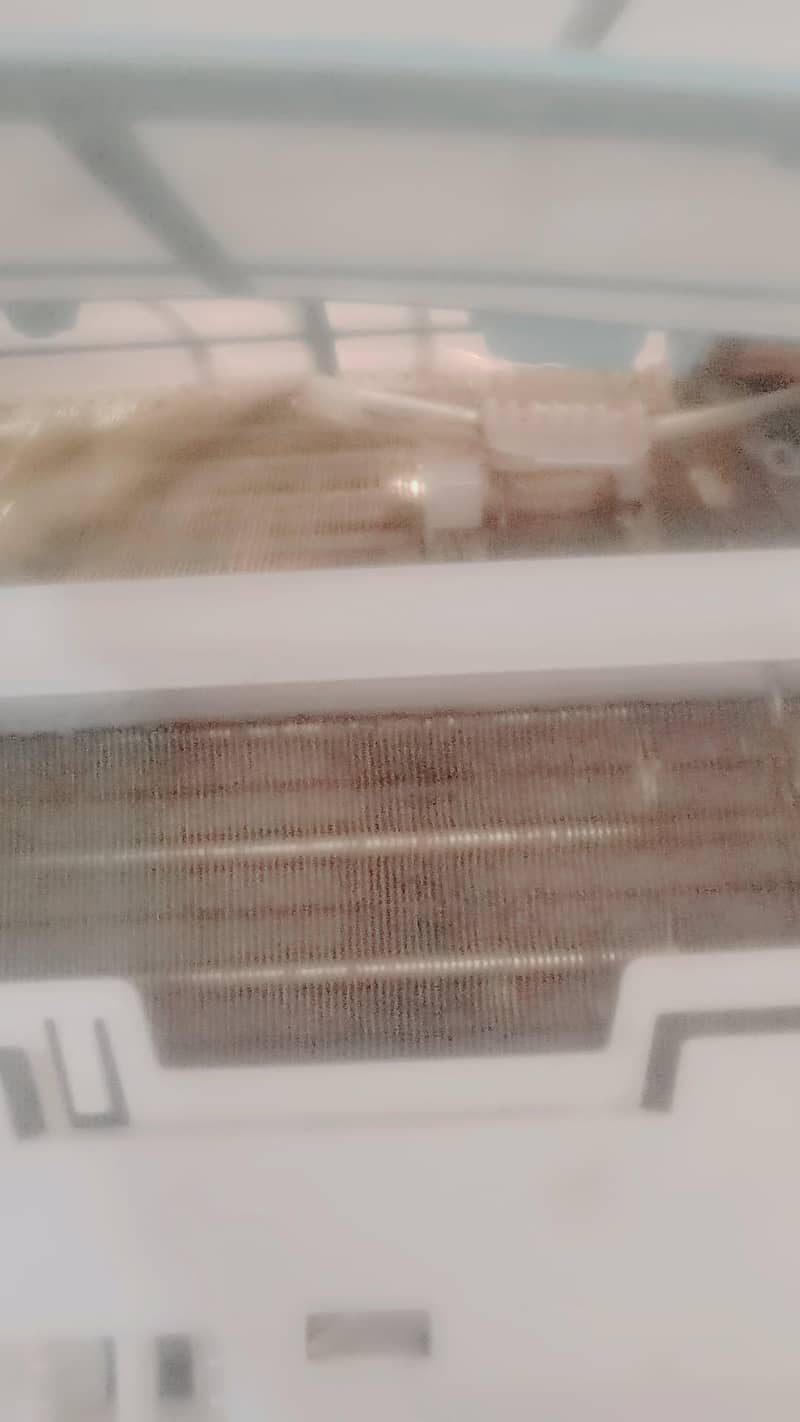 ایک ٹن     ڈالنس انورٹر اے سی 4