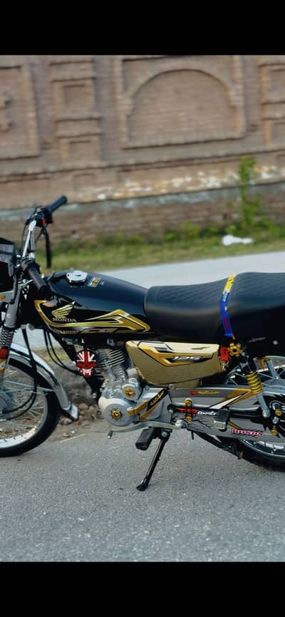 Honda 125  self start gold edition 2026 model 10 bye 10 2 body
