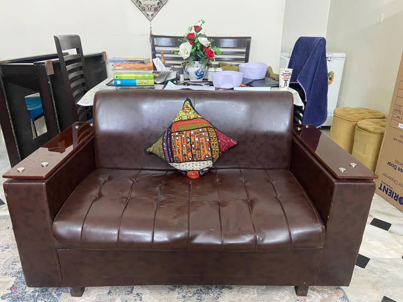 sofa with centre table 0