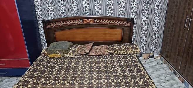 Double Bed Without Mattress