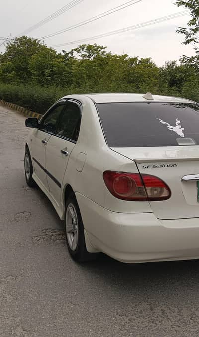 Toyota Corolla SE Saloon Automatic