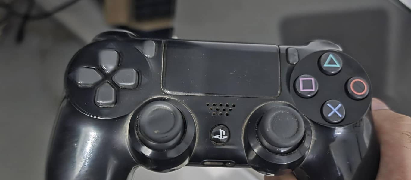 ps5 controller with ps4 controller and ds4 1