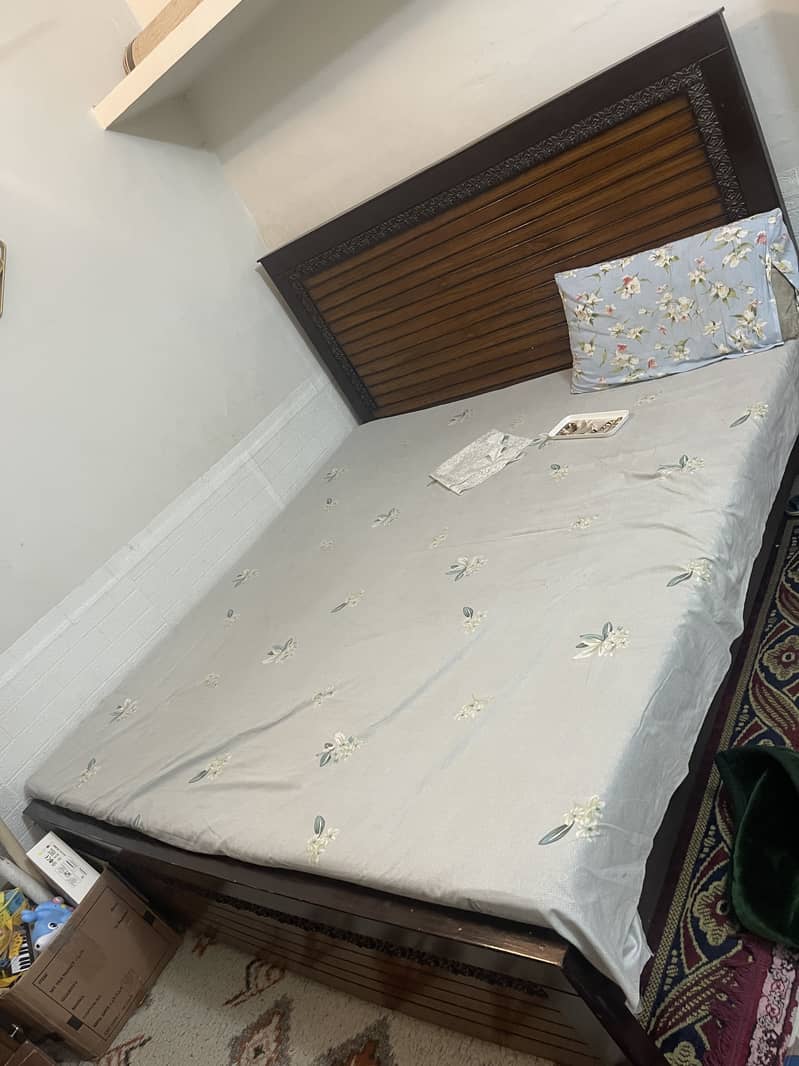 Double bed and dressing table 0