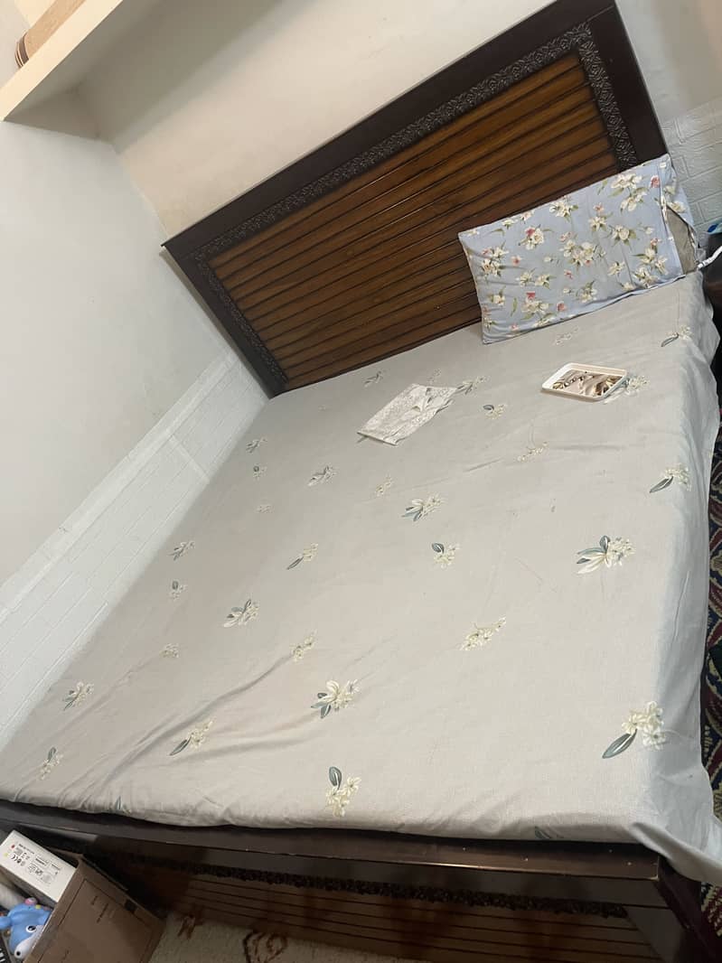 Double bed and dressing table 3