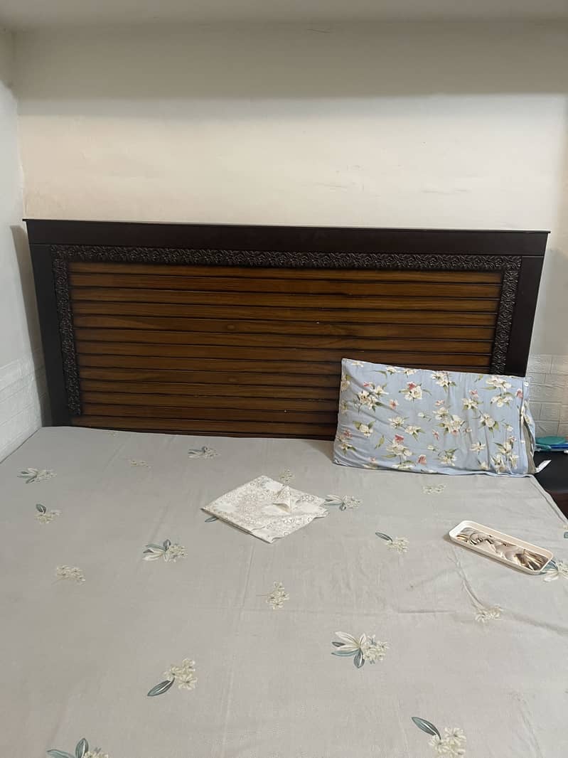Double bed and dressing table 5