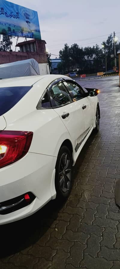 Honda Civic u. g 1.8 MashaAllha new look for urgent sale