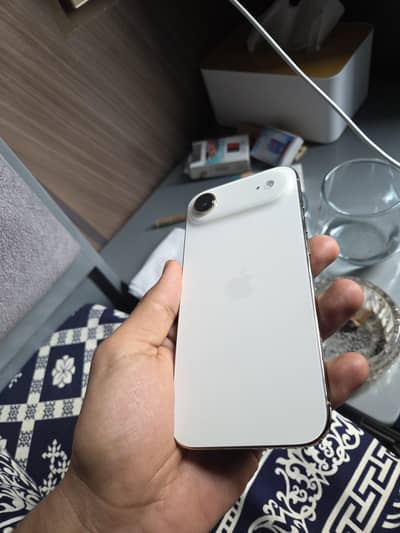 10/10 iPhone 17 Air (Golden)