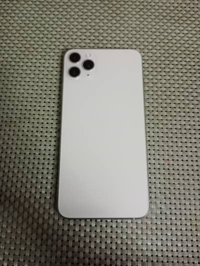 iPhone 11 pro max (10/10 condition, no scratch)