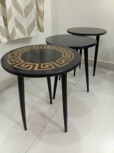 Round sode table