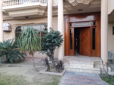 1 KANAL LUXURY HOUSE FOR RENT IN CANTT LAHORE