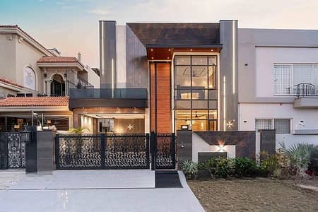 Hot Deal! 10 Marla Modern House for Sale in Bankers Avenue Cooperative Housing Society