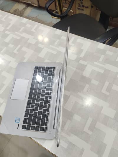 HP laptop cor i5 6gen  RAM 16 storage 256